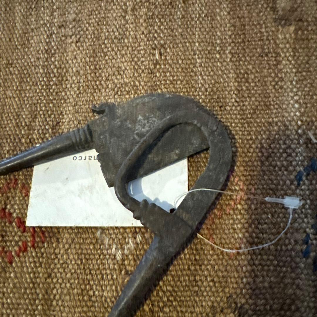 インドアンティーク葉タバコバサミ アイアンＤ