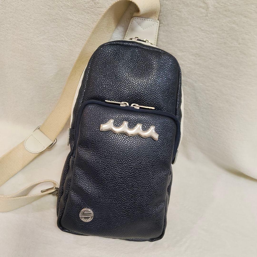 ムータマリン ボディーバッグ ネイビー ロゴ - メルカリ