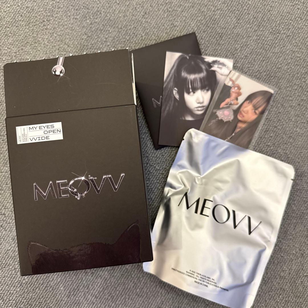 MEOVV JELLY PAW キーリング スイン 未開封 MEOVV 1st EP ALBUM [ MY EYES OPEN VVIDE JELLY PAW ver. ] Keyring