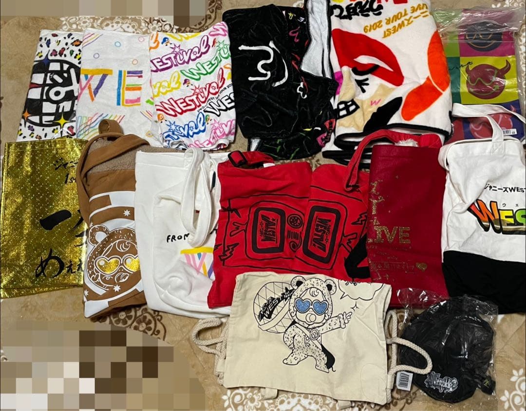 画像1〜3まで全部セット☆WEST.グッズ大量まとめ売り - メルカリ