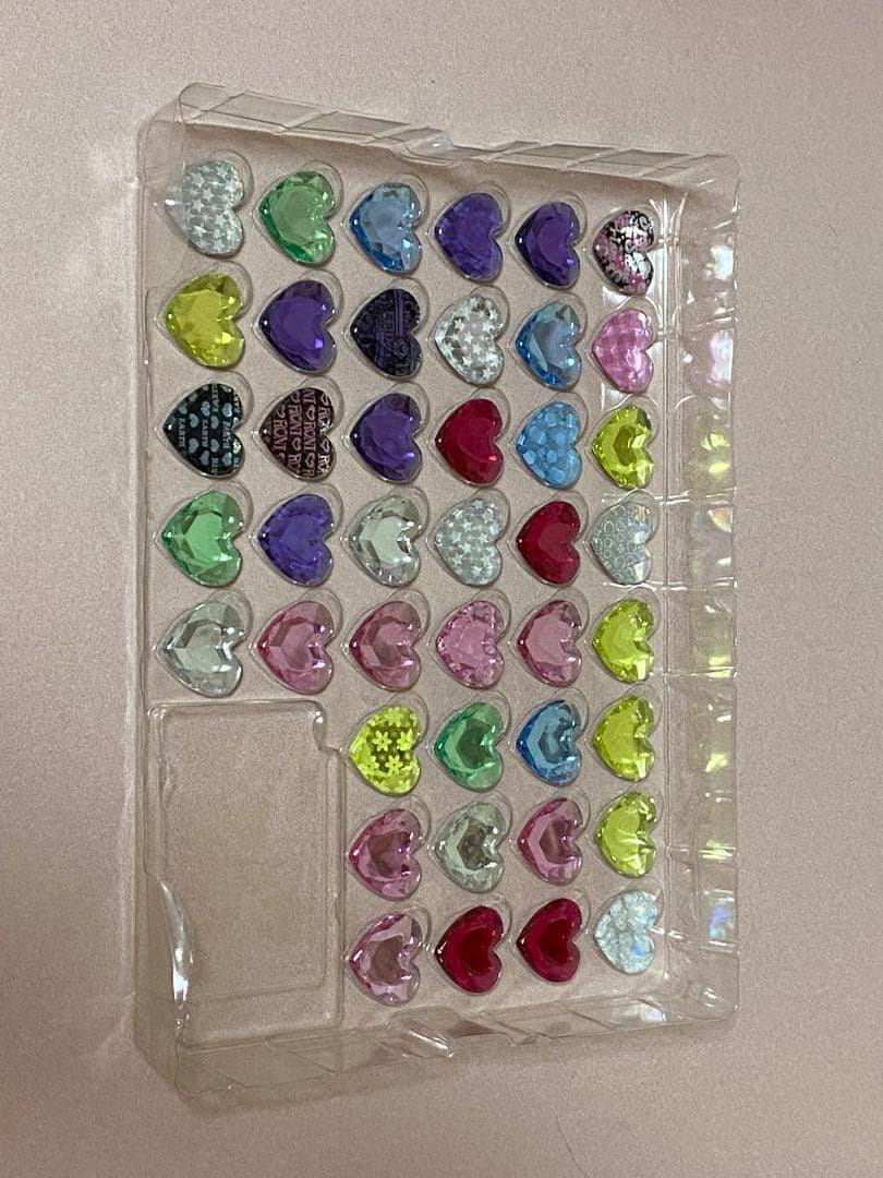 Prism Stone ハートデザイン収納ボックスとプリズムストーン・チャーム類