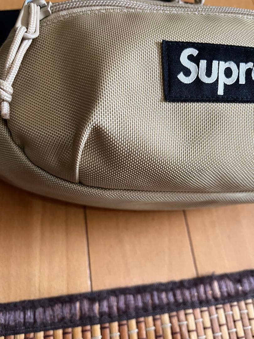 シュプリーム ウエストポーチ ベージュ