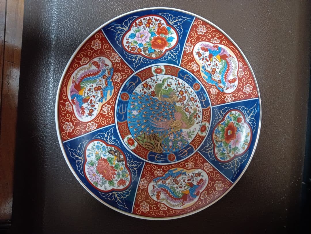 伊万里焼（有田焼）孔雀柄大皿 - メルカリ