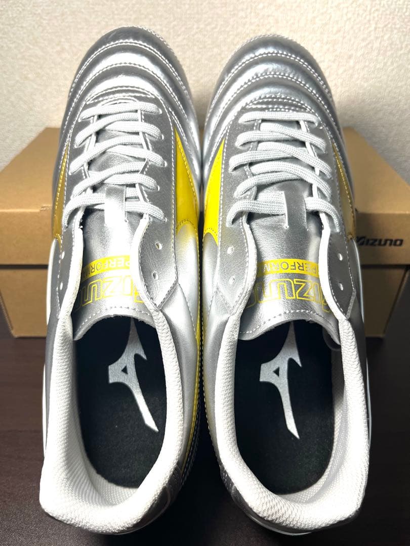 ★新品★ 海外限定正規品 モレリア2クラブ 27.5cm