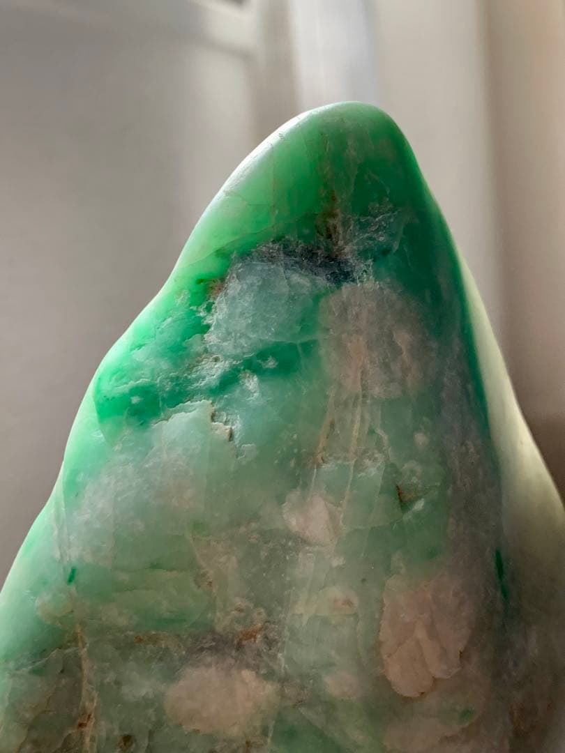 極上海翡翠糸魚川ひすい海石ろうかん質翡翠コン沢水石根付鉱物標本