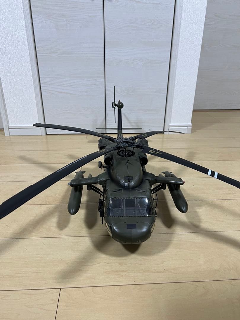 超希少】エリートフォース 1/18 ブラックホーク UH‑60 ヘリコプター