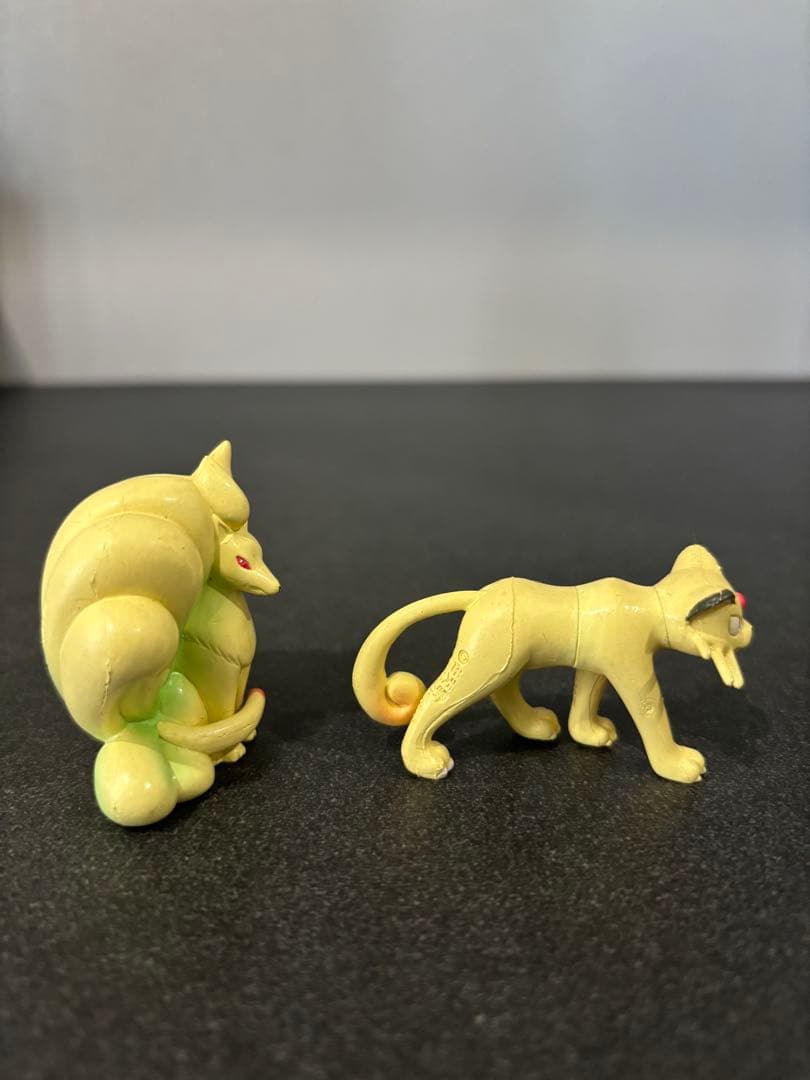 レア✴︎希少美品【キュウコン、ペルシアン】モンコレ　初期　フィギュア