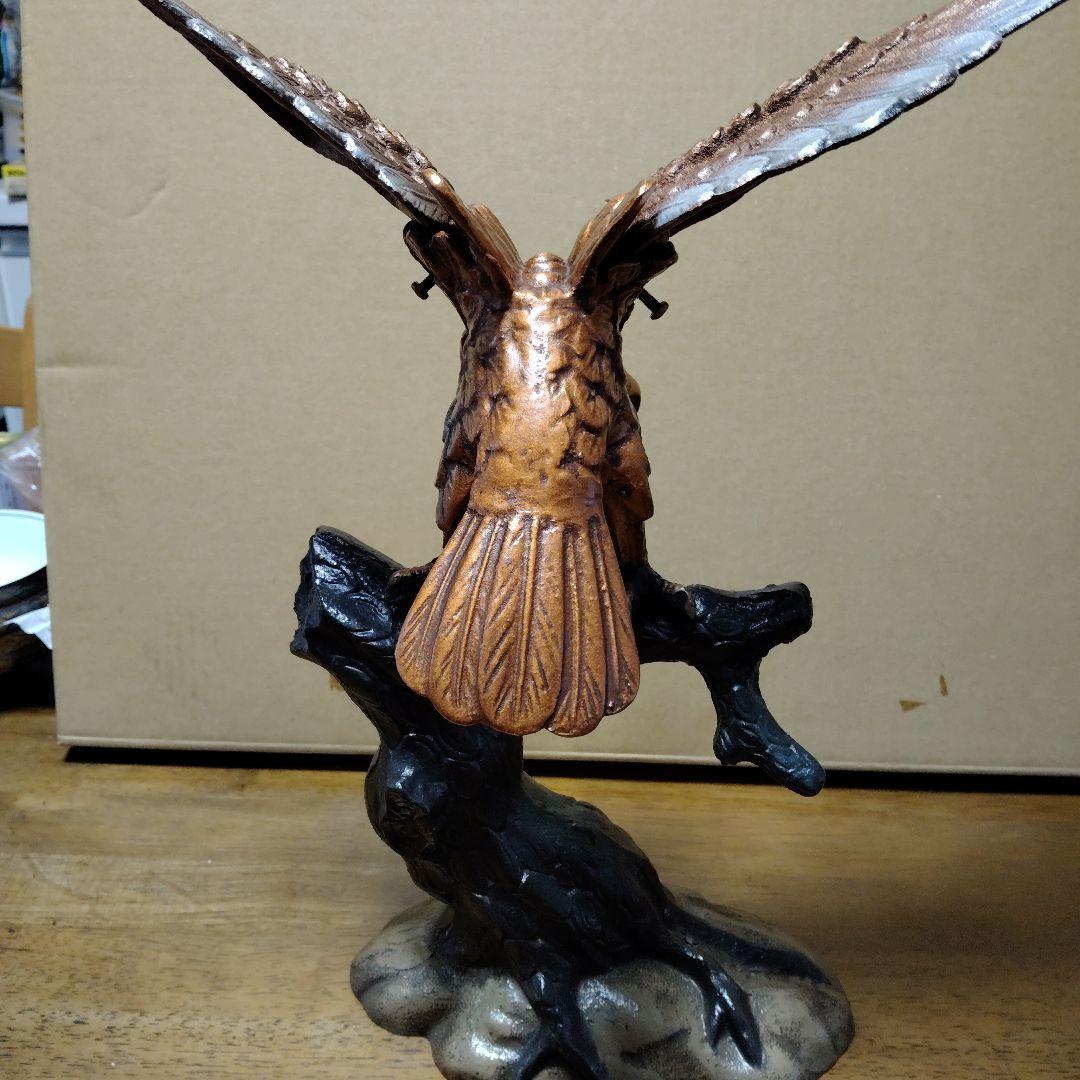 ヴィンテージ鷲の金属彫刻 ブラウン・ゴールド1 - メルカリ