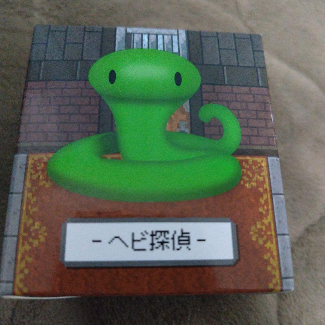 牛沢✕ヘビの命 ラバーマスコット ピンバッジ