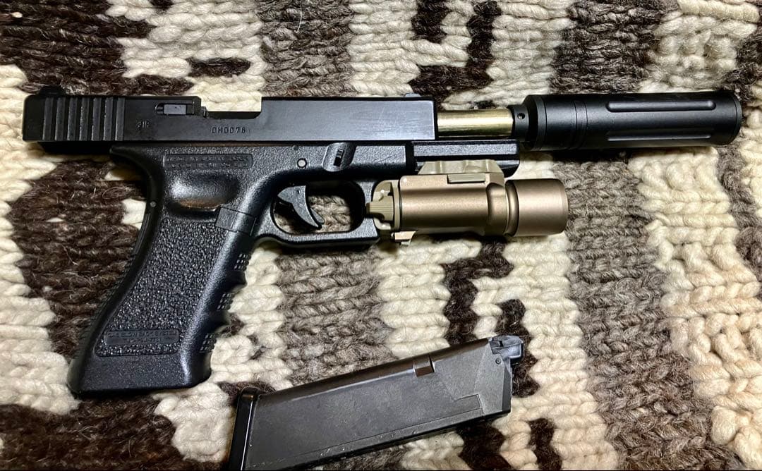 東京マルイ　ガスブローバックハンドガン　グロック17 gen3 カスタム　中古