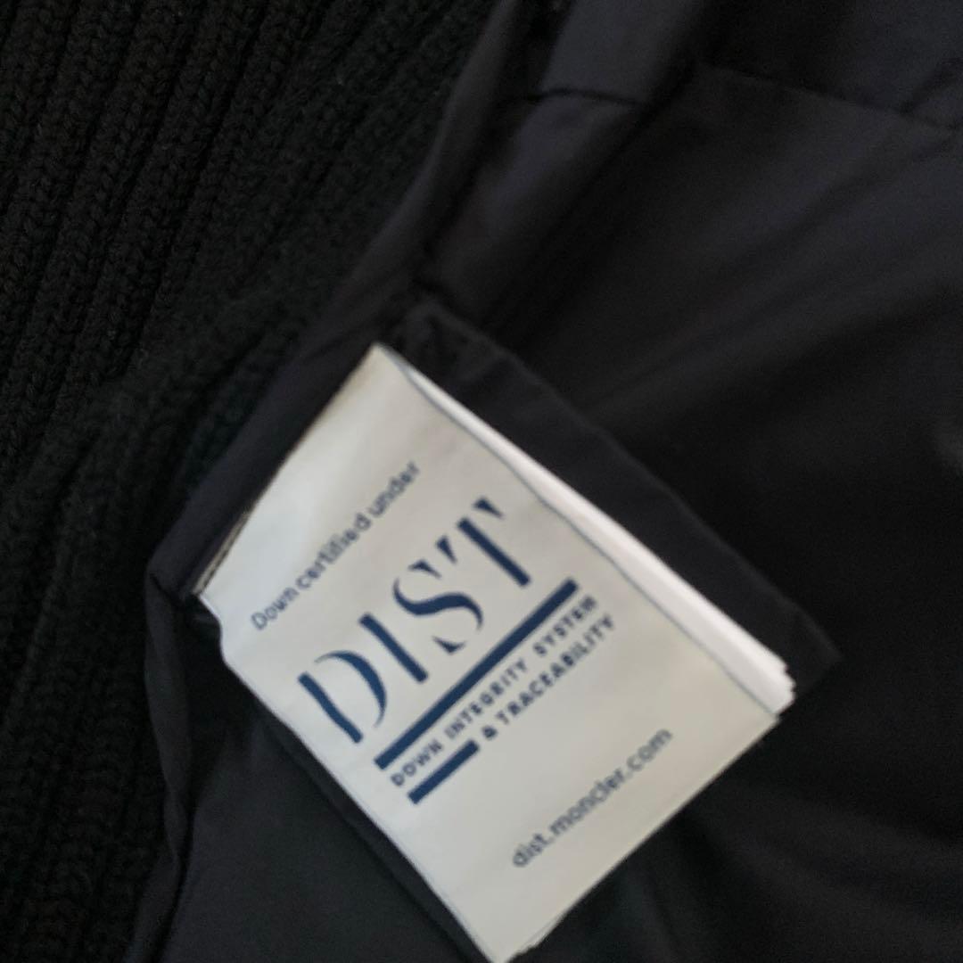 《未使用に近い》モンクレール　ダウンジャケット