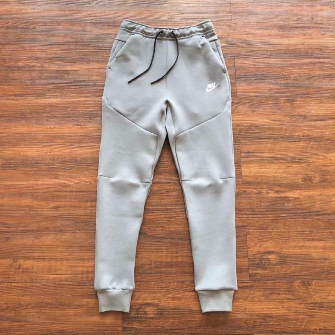 ナイキ テックフリース 上下セット Nike Tech Fleece L - メルカリ