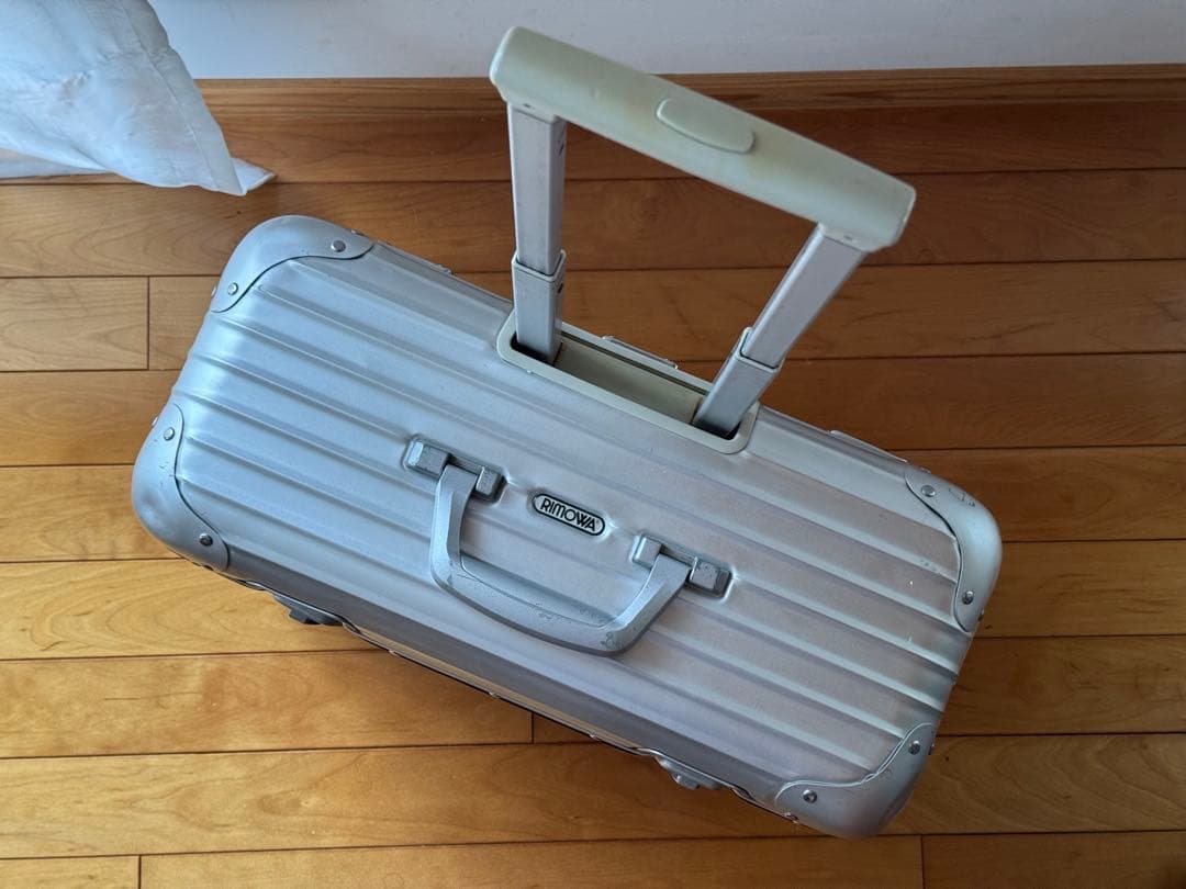 廃盤希少品】RIMOWA ルフトハンザ パイロット トロリー 2輪 29L - メルカリ