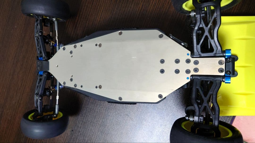 ASSOCIATED RC10 B7D車体のみ