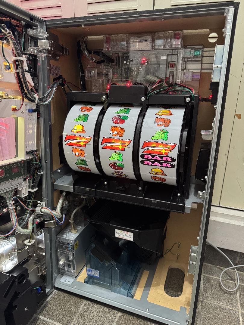 【ご自宅まで送料無料‼️】マイジャグラー4　北電子　5号機