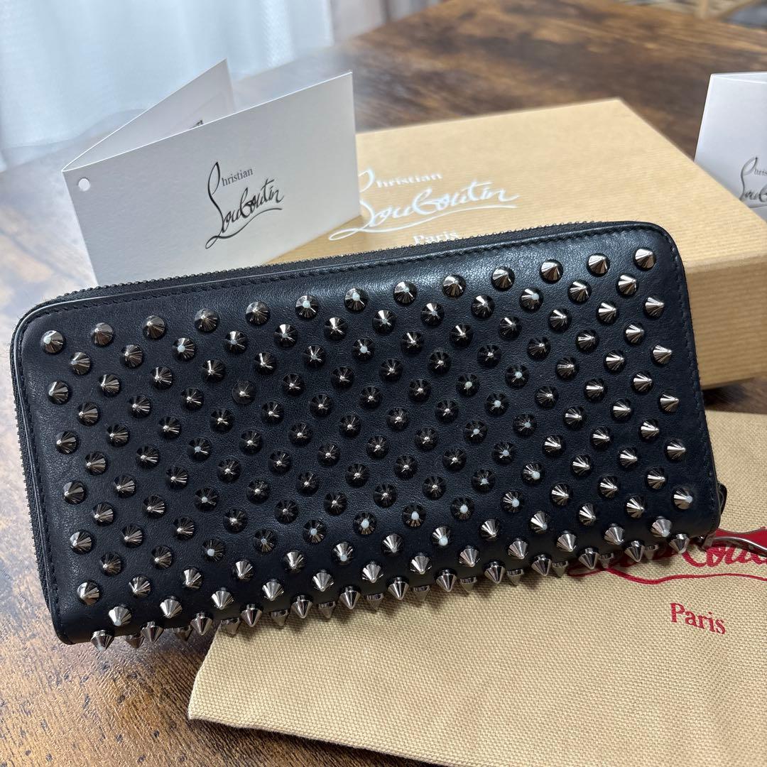 Christian Louboutin スタッズ長財布 ルブタン Christian Louboutin（クリスチャンルブタン） 長財布 M PANETTONE