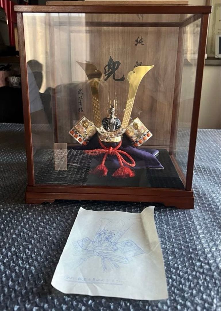 純銀 兜 (剣付) 銀細工 関工芸 武比古 ケース飾り - メルカリ