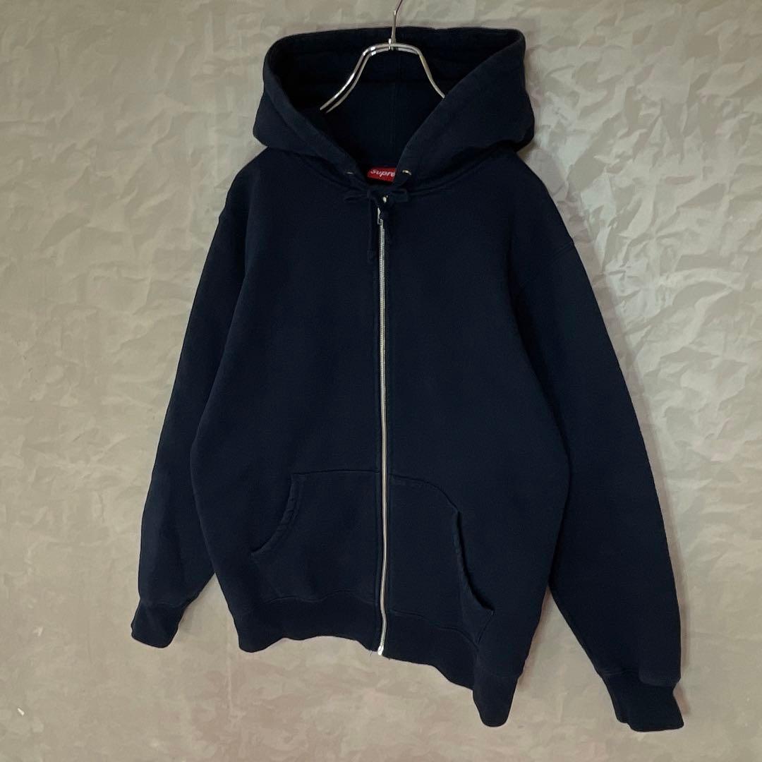即完売モデル】シュプリーム☆フード刺繍ロゴ ジップパーカー 大人気