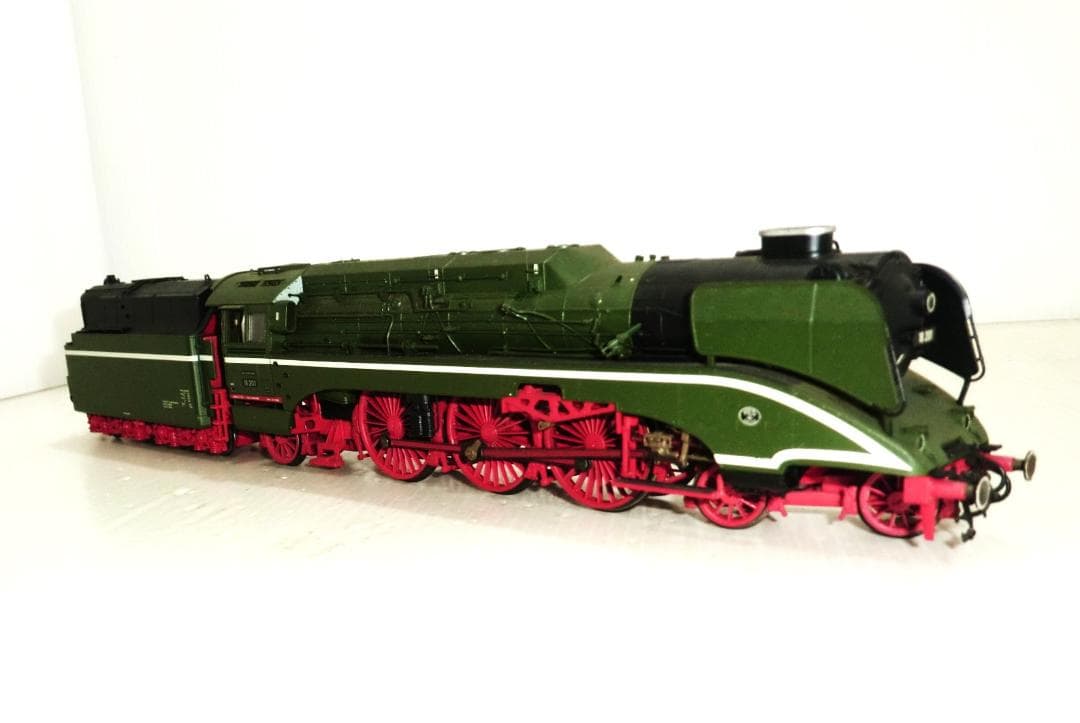 HOゲージROCO 東ドイツ国鉄 DR 高速試験用機関車 BR18 201号機 - メルカリ