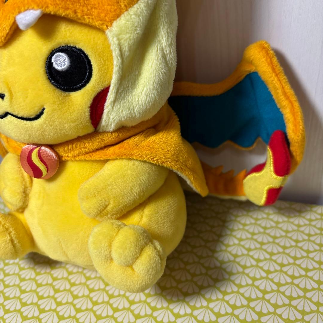 メガリザードンYのポンチョを着たピカチュウ ぬいぐるみ 2014年