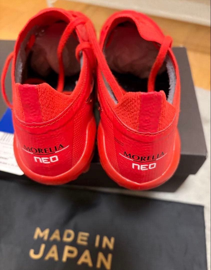 サッカースパイク ミズノ モレリアネオ3β レッド レア - メルカリ