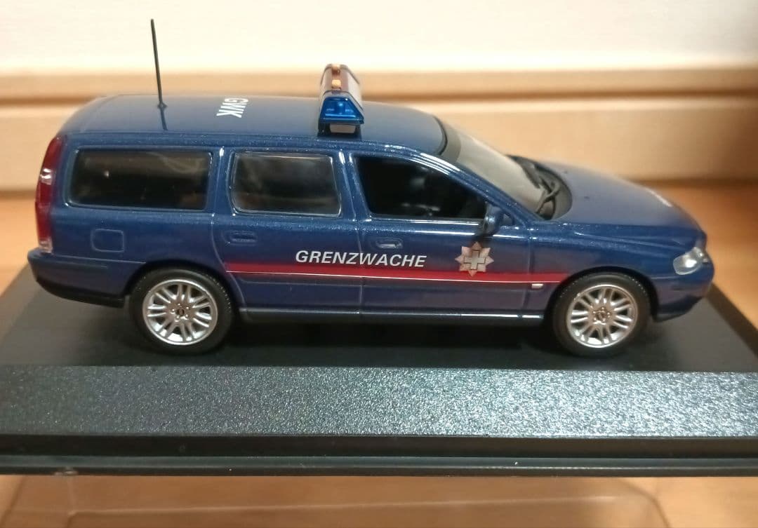 MINICHAMPS✪Volvo V70 Grenzwache Schweiz