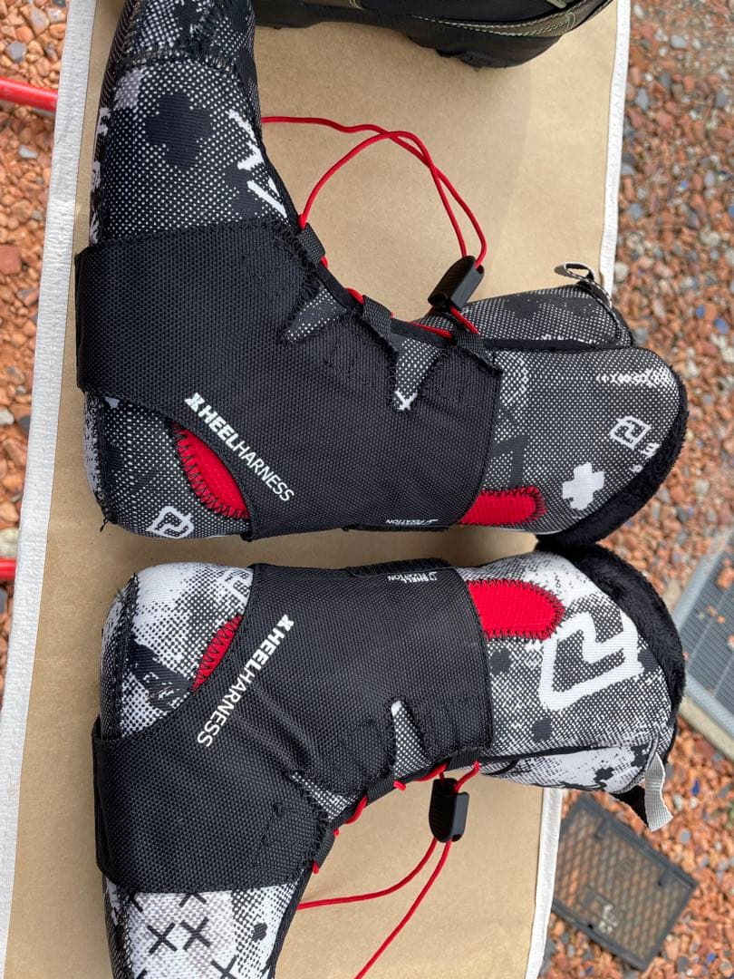 DEELUXE LARA STAGE 22.5cm ジュニア ブーツ