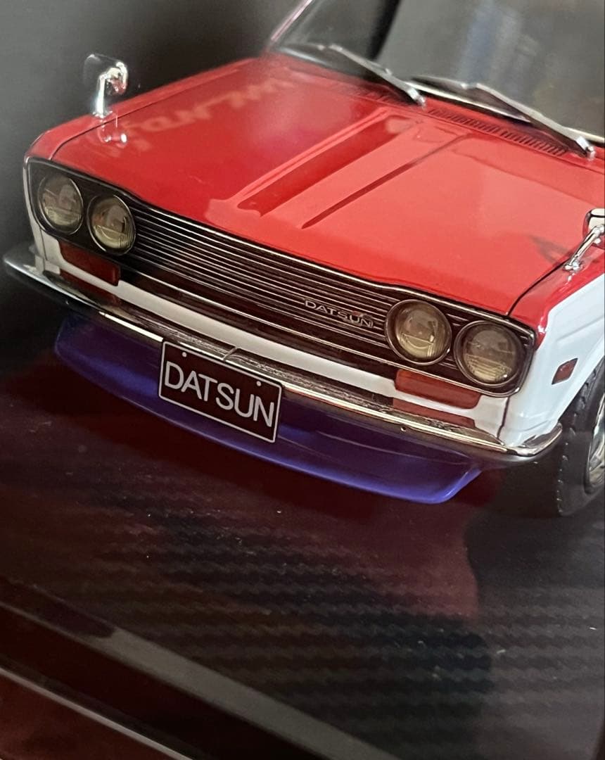 ★イグニッションモデル 1/18 ブルーバード 510 ワゴン 日産サービスカー