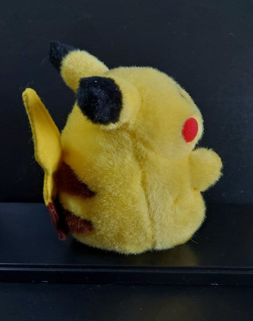 TOMY ピカチュウ ぬいぐるみ