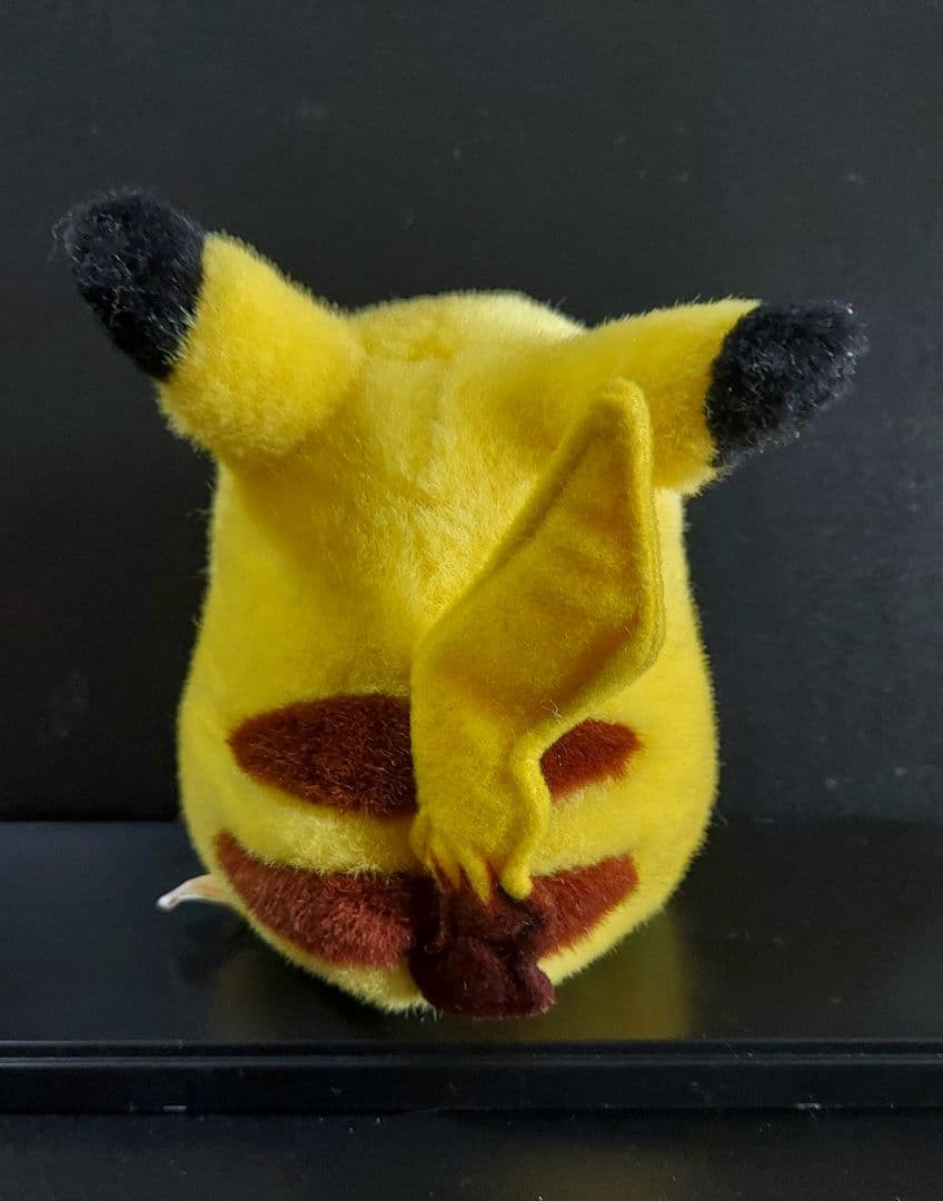 TOMY ピカチュウ ぬいぐるみ