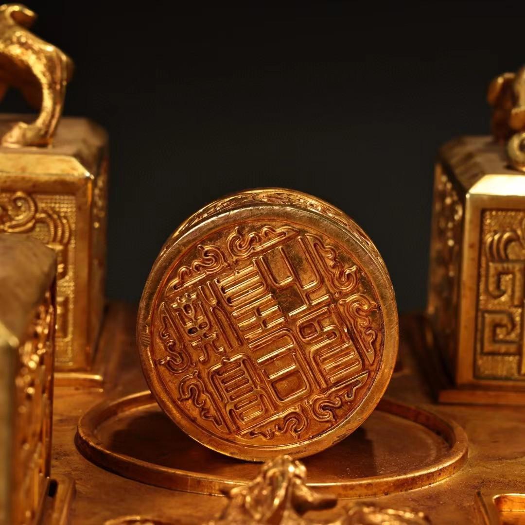 中国古美術・旧蔵鏨刻鎏金の鳳印章と玉璽のセット・純銅製・高浮彫り