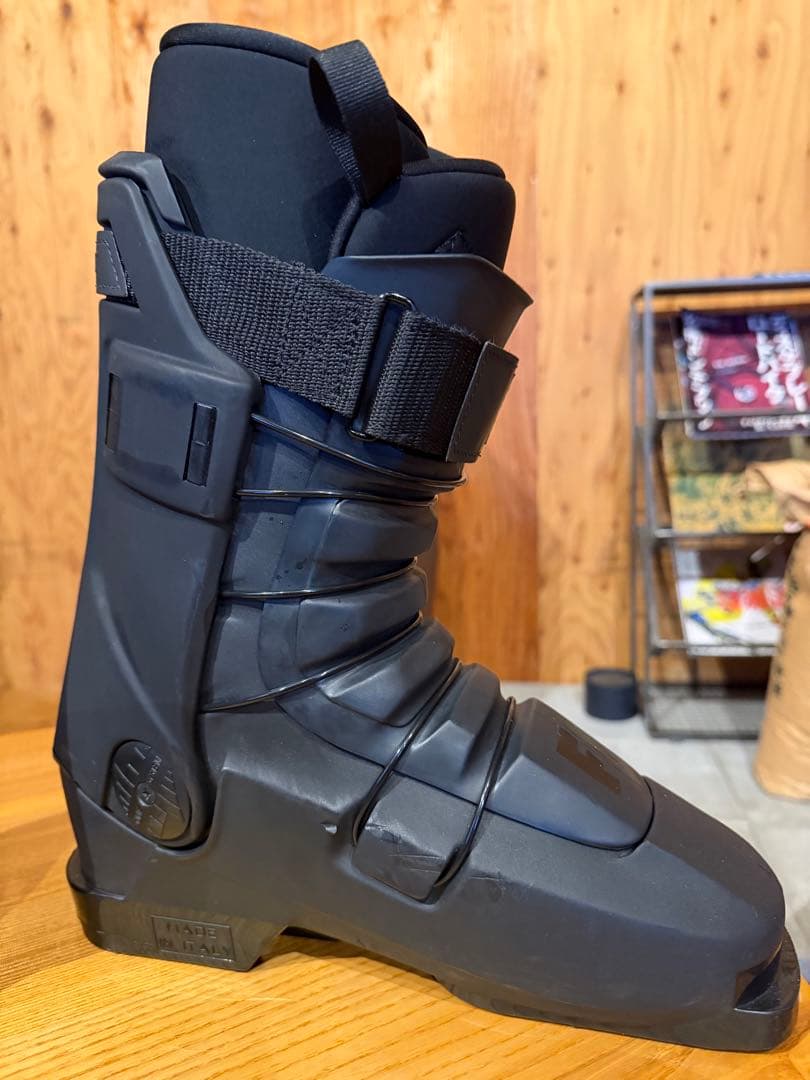 FT DROP KICK 限定カラー　27.5cm