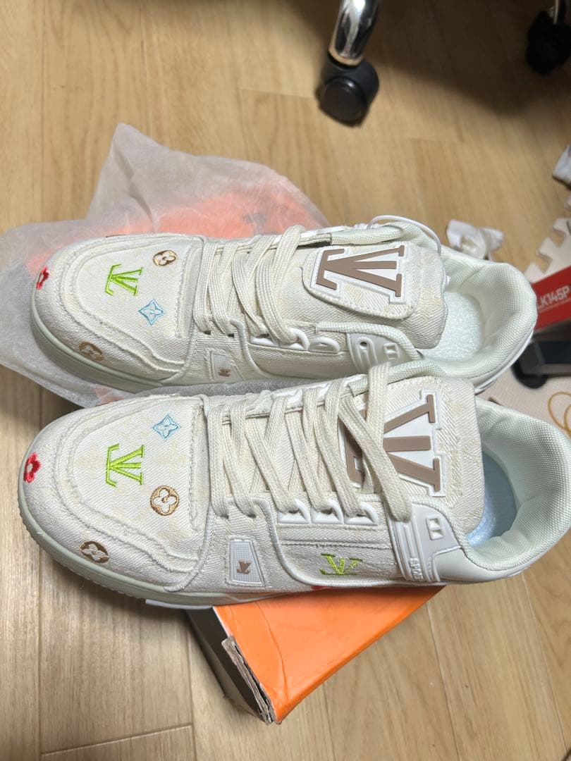 Louis Vuitton ホワイト スニーカー - 靴安い 価格