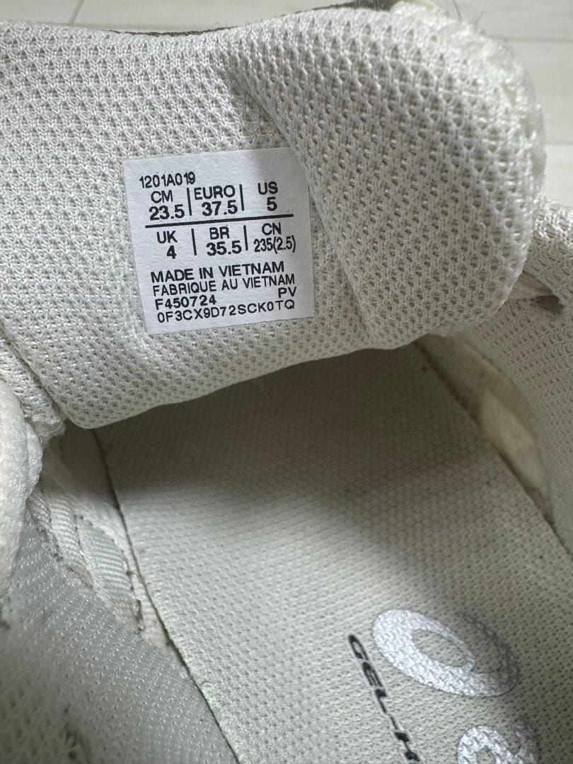 靴 GEL-KAYANO 14 CREAM/BLACK 23.5cm