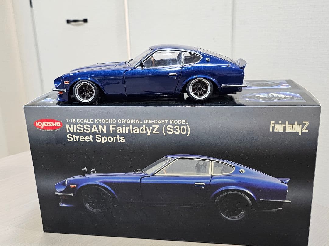 京商　1/18　日産　フェアレディZ　（S30）Street・ Sports Amazon | 京商 1/18 ニッサン フェアレディ Z-L ストリートスポーツ