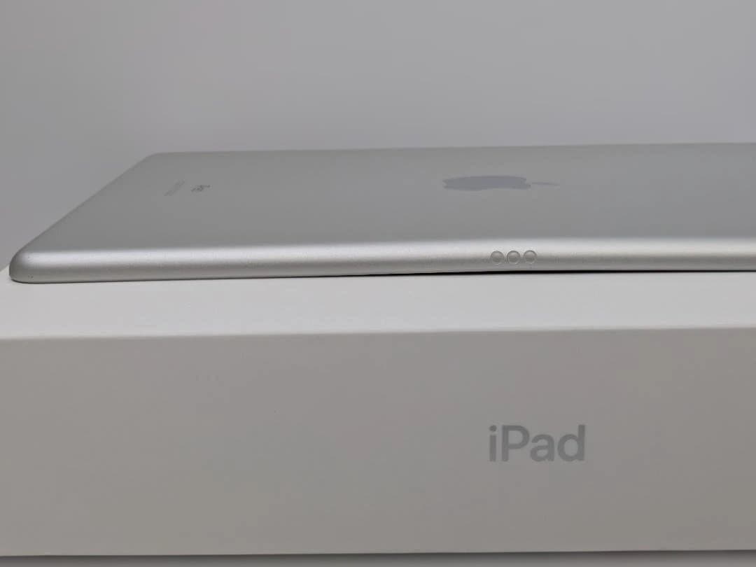 iPad 第9世代 256GB Wi-Fi シルバー 物理ボタン最終モデル - メルカリ