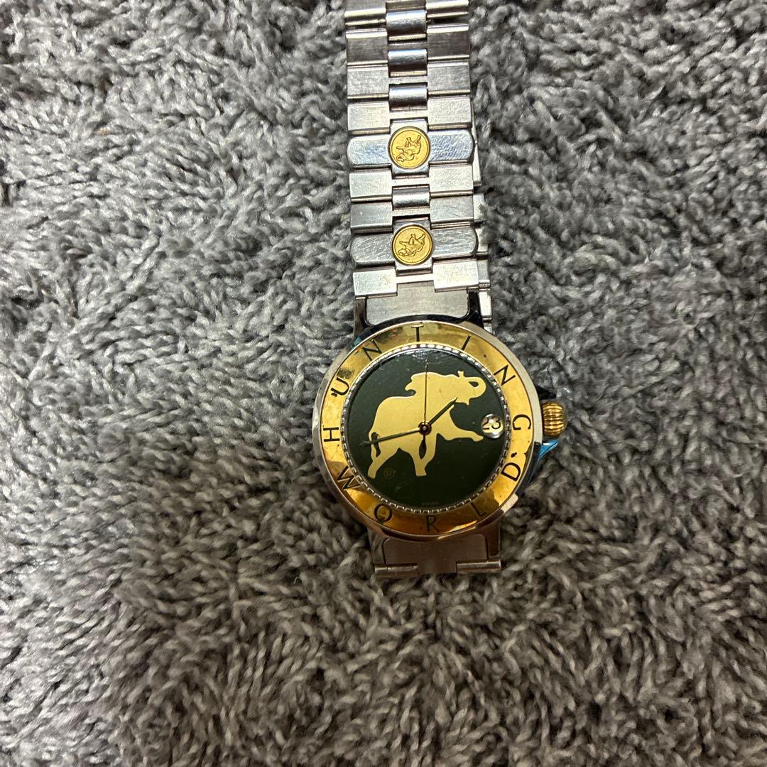 時計 hunting World 18k サファイアの透明感】18金ベゼルリングを搭載したラグジュアリー