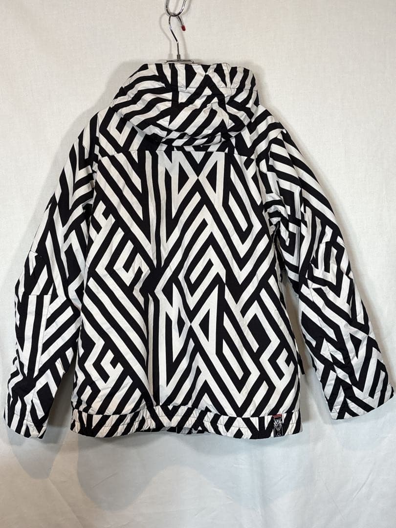 BURTON】 Dryride スノーボ ード j-6 ウィンタースポーツ