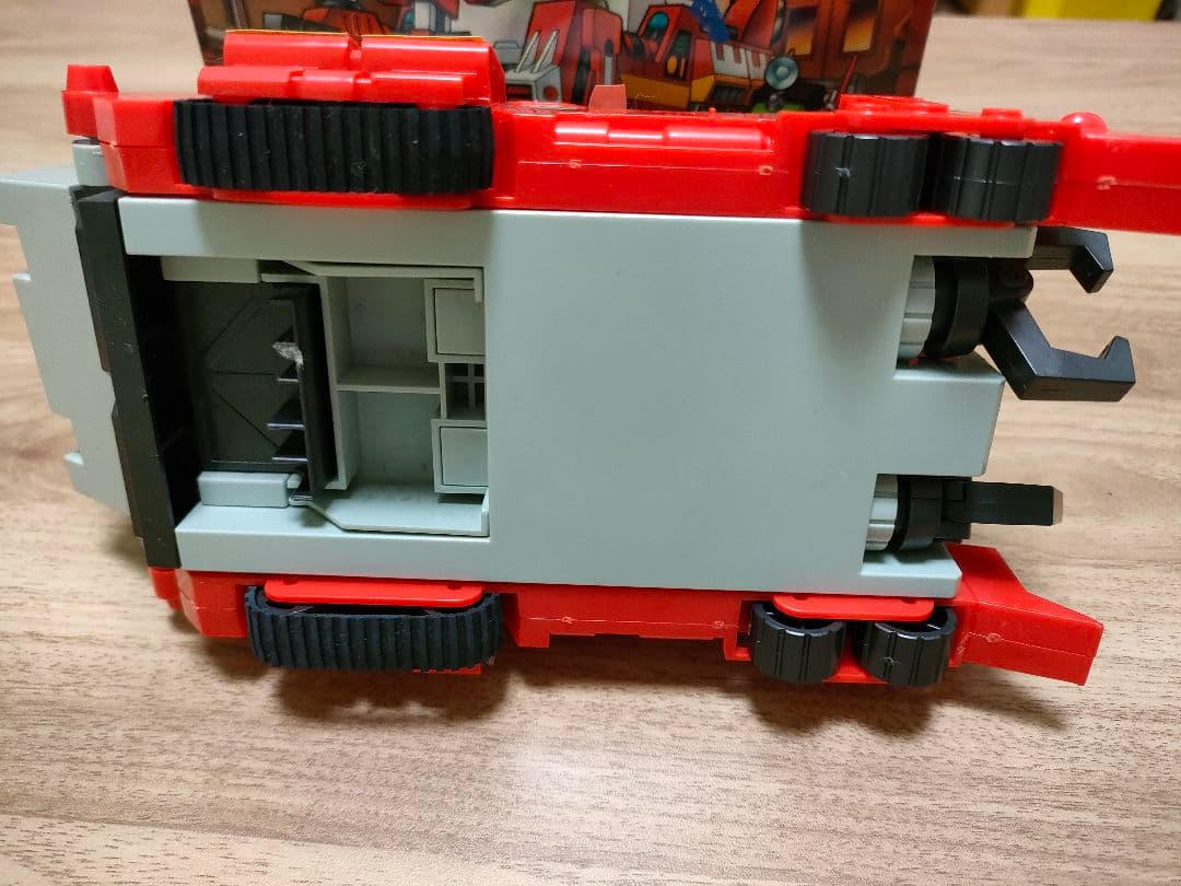 N*v様 バンダイ 元祖SDガンダム106ファイヤーブレイザー