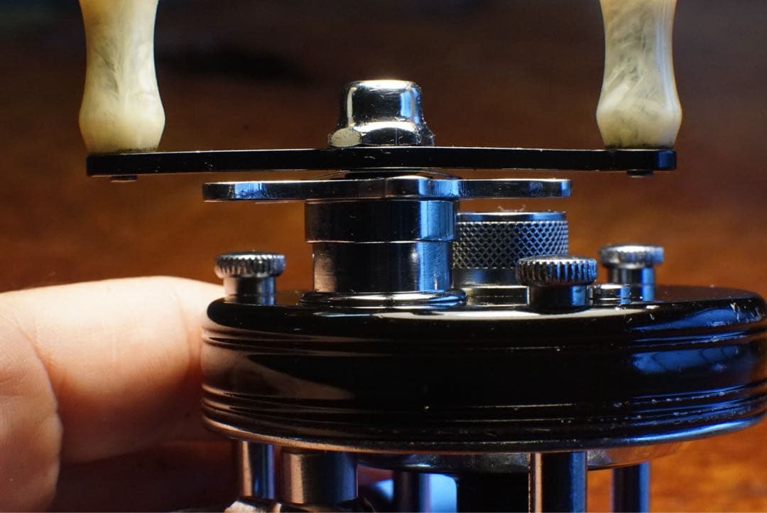 ABU アンバサダー 5000C 4スクリュー メンテ済 フレーム修正済 - メルカリ