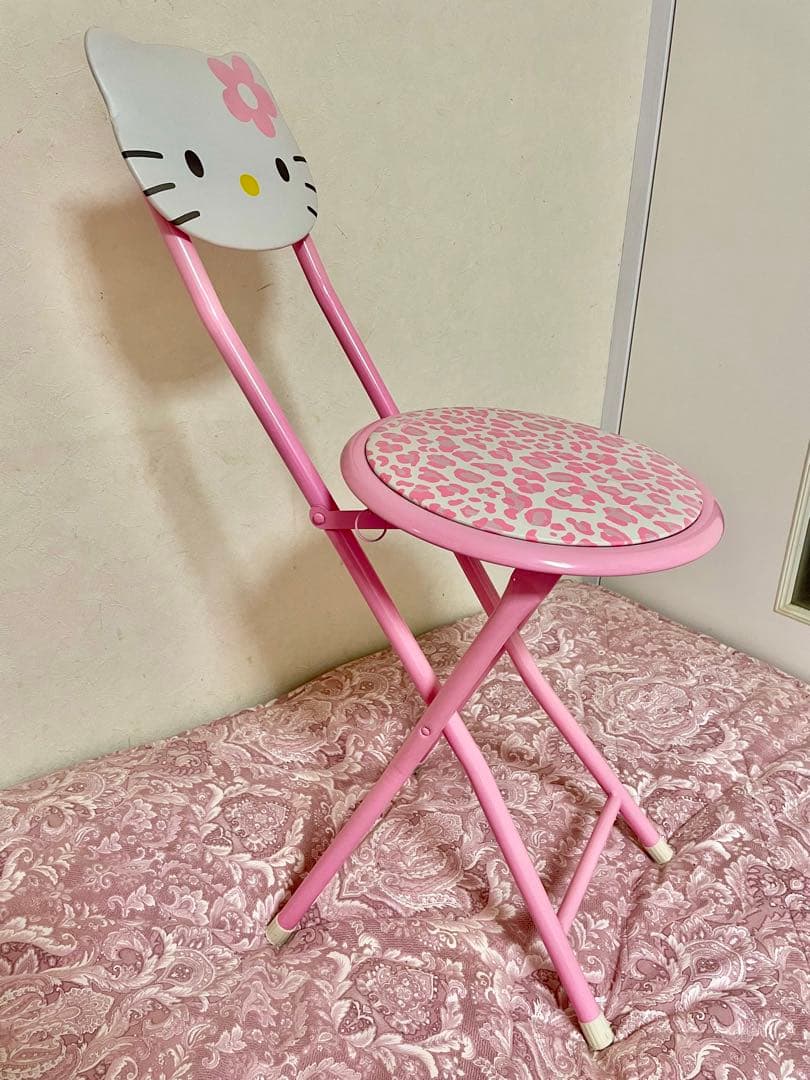 激レア！キティちゃんの折りたたみ椅子 ピンク お花