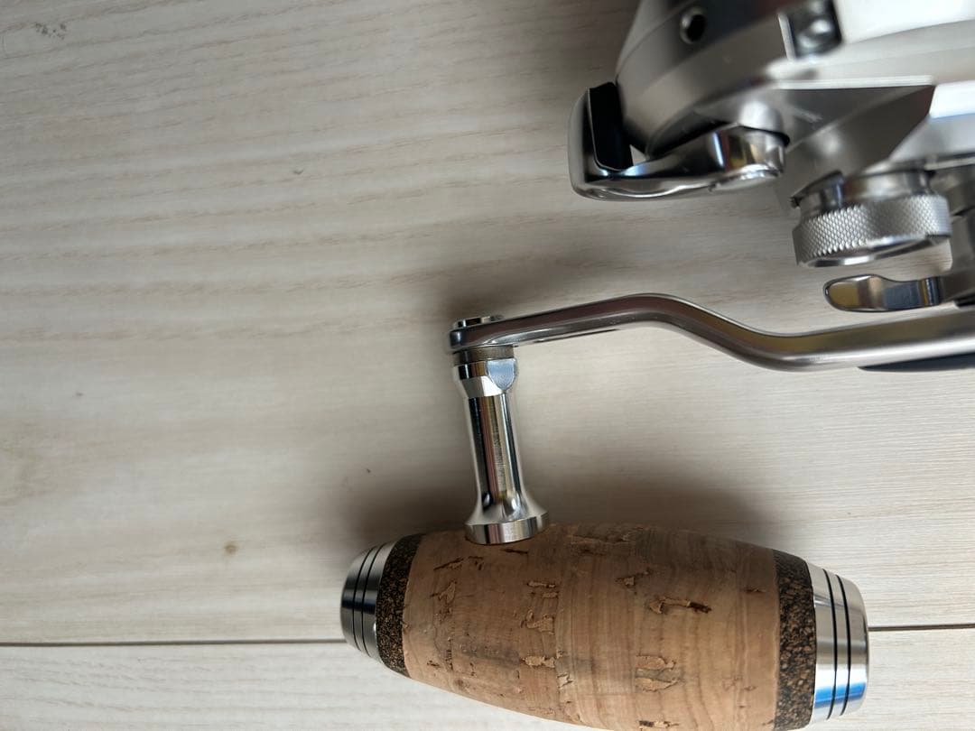 17オシアジガー1501HGハンドルノブコルクカスタム - メルカリ