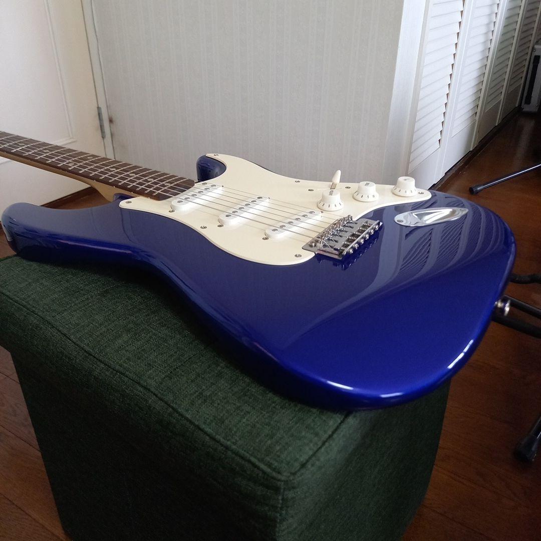 美品』金文字ロゴSquier By Fender Affinity STRAT - メルカリ