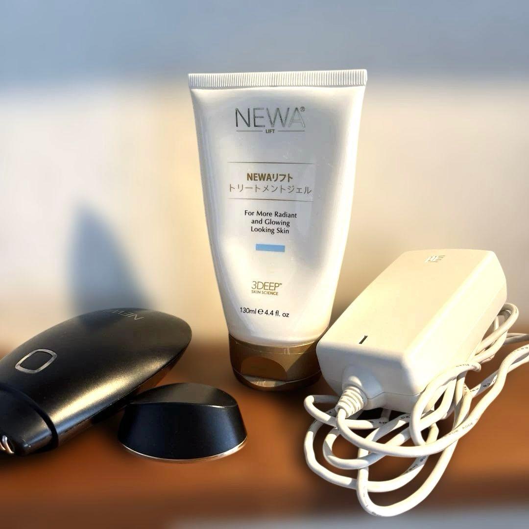 NEWAリフト 美顔器 ニューワ コード付きタイプ 人気色ブラック ジェル