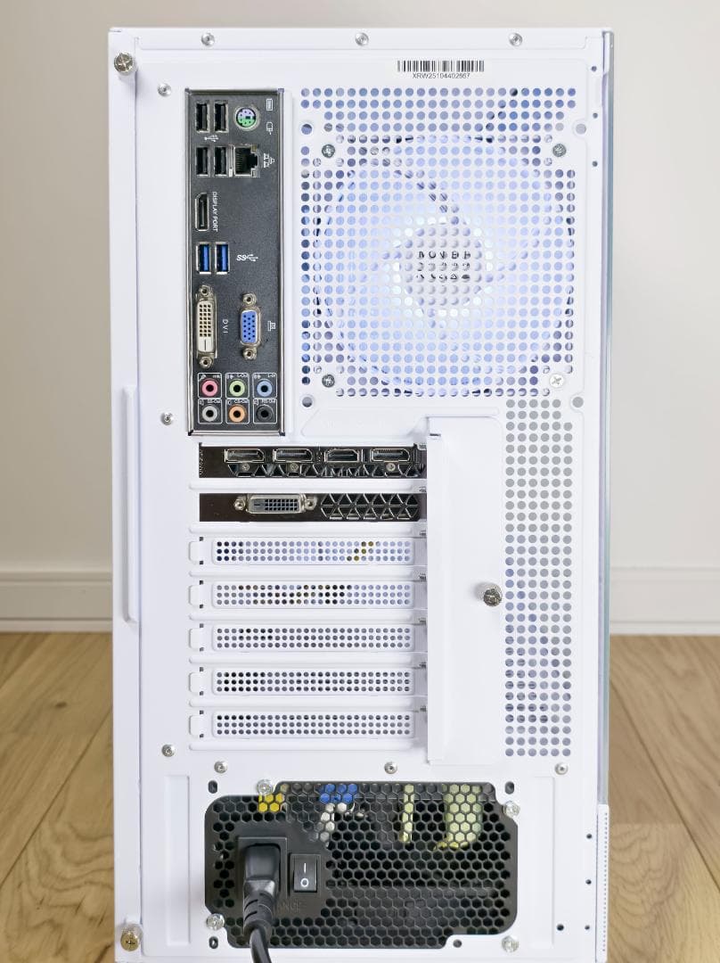 白ゲーミングPC i7-4770/GTX1060/SSD480GB - メルカリ