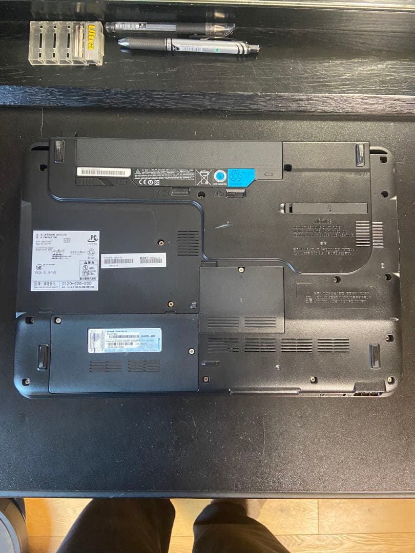 富士通　LIFEBOOK AH77/G レッド　RAM 16.0GB