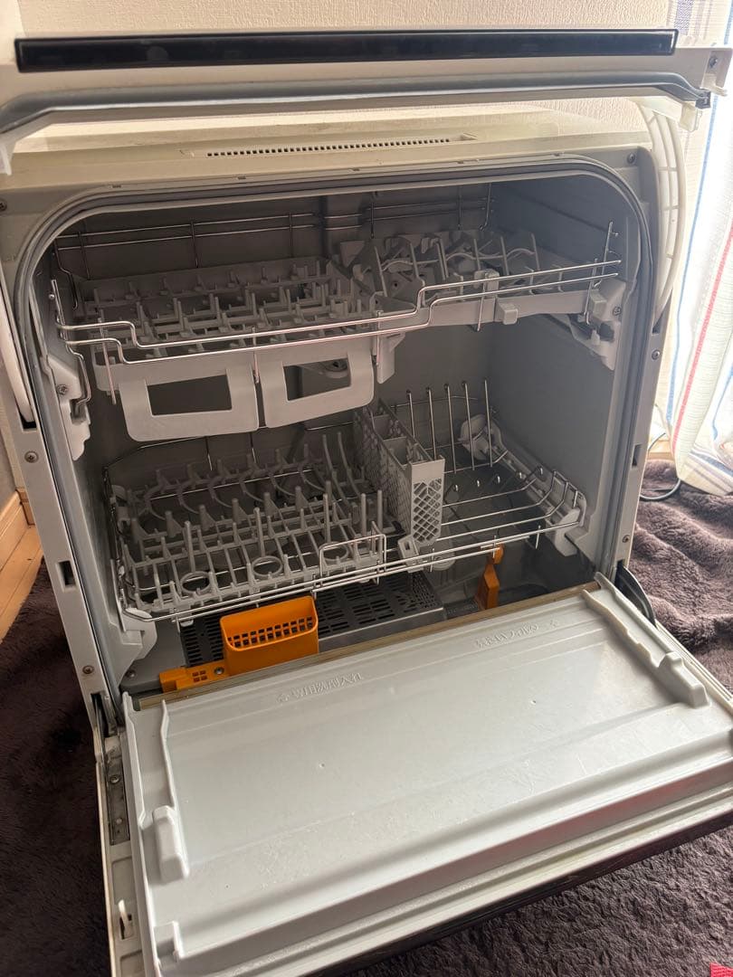 Panasonic 食器洗い乾燥機 NP-TR7 - メルカリ