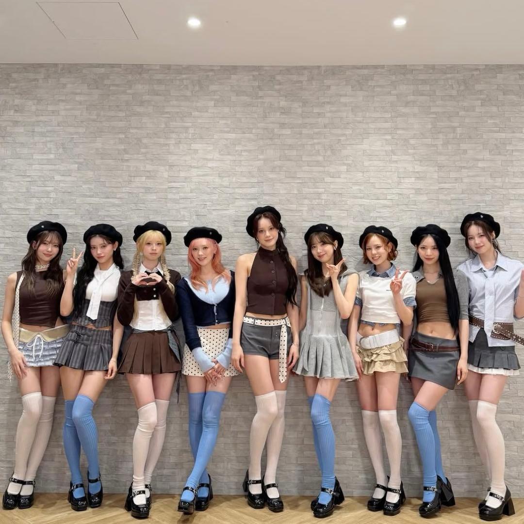 NiziU New Emotion ラキドロ 直筆サイン入りチェキ マユカ - メルカリ