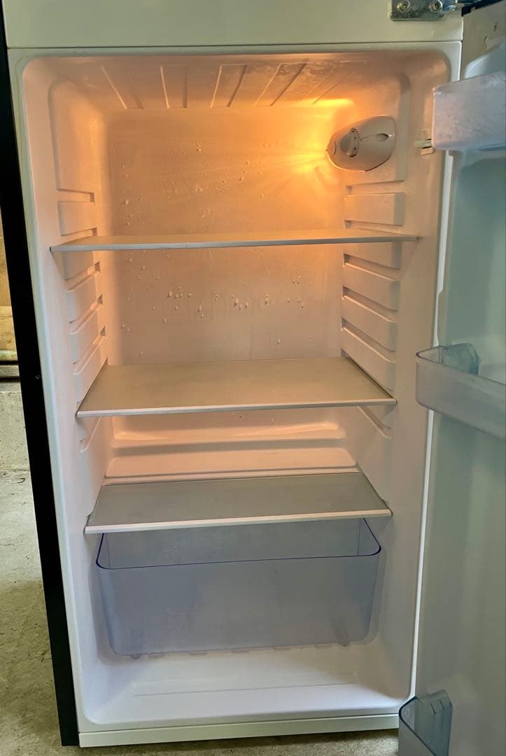 アズマ 冷蔵庫 136L スタイリッシュ ステンレス扉 2020年製 - メルカリ