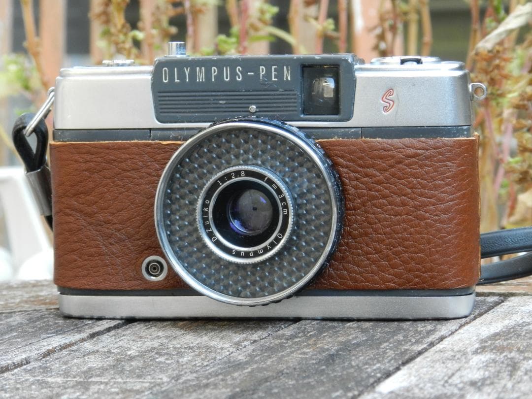本革　　ブラウン　OLYMPUS-PEN EE-S ハーフフレイムフィルムカメラ フイルムカメラ】昭和を代表するハーフサイズフイルムカメラの代名詞